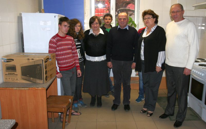 011216-микроволновкасиротам-2