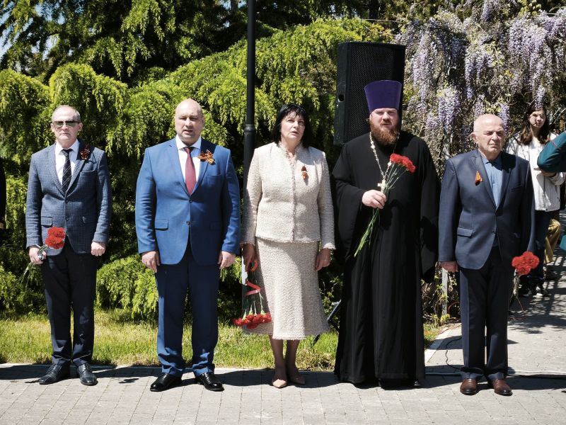 080526-возложение-аллея-героев-3