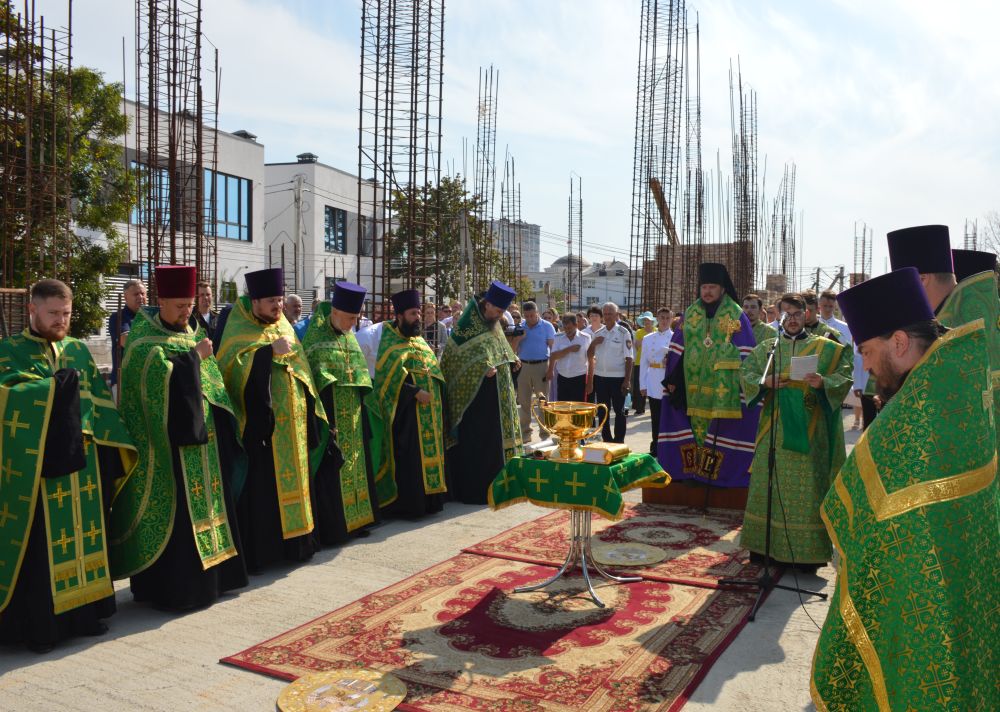 140921-закладка-храма-всех-святых-1